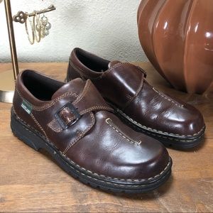 eastland women's clogs
